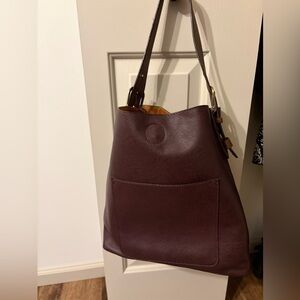 Jen & Co Shoulder Tote Bag. Deep plum.